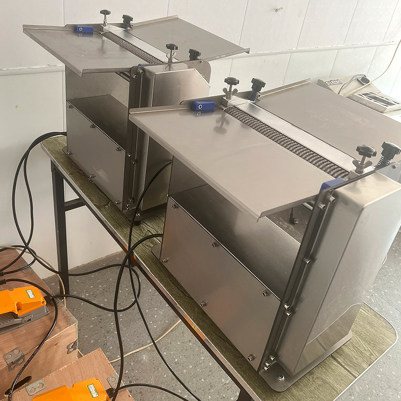 Type 300 Pork Rind Meat Skinner Slicer Pig Skin Remover Peeler Shawarma Slicer Machine