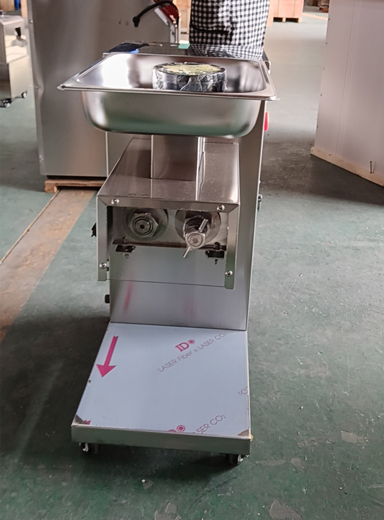 Meat slicer